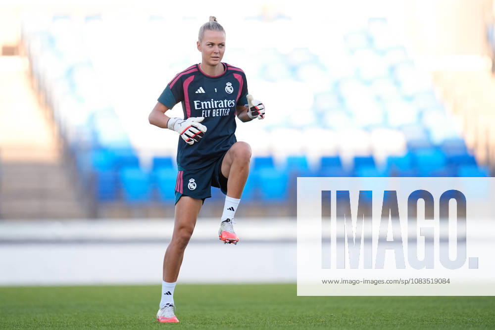 Merle Frohms of Real Madrid CF warms up during the Spanish Women League, Liga F, football match between Real Madrid and Valencia CF at Alfredo Di Stefano stadium on September 19, 2026, in Valdebebas, Madrid, Spain. Real Madrid V Valencia CF - Liga F - ZUMAa181 20260919_zaa_a181_301