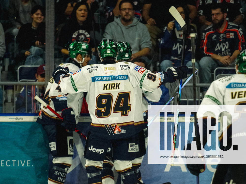 Penny DEL Ice Hockey, Adler Mannheim vs. Eisbären Berlin; left: Celebrations after the Eisbären Berlin s 0–2 victory