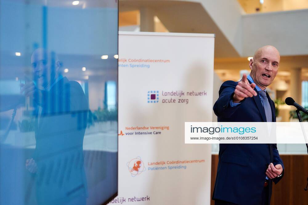 ROTTERDAM Ernst Kuipers, chairman of the National Acute Care Network, speaks to the press from Erasmus MC University Hospital about the current state of affairs in the intensive care units and nursing wards The number of coronary patients in the ICUs has recently risen again The Cabinet therefore announced a far-reaching lockdown to ANP PHIL NIJHUIS.