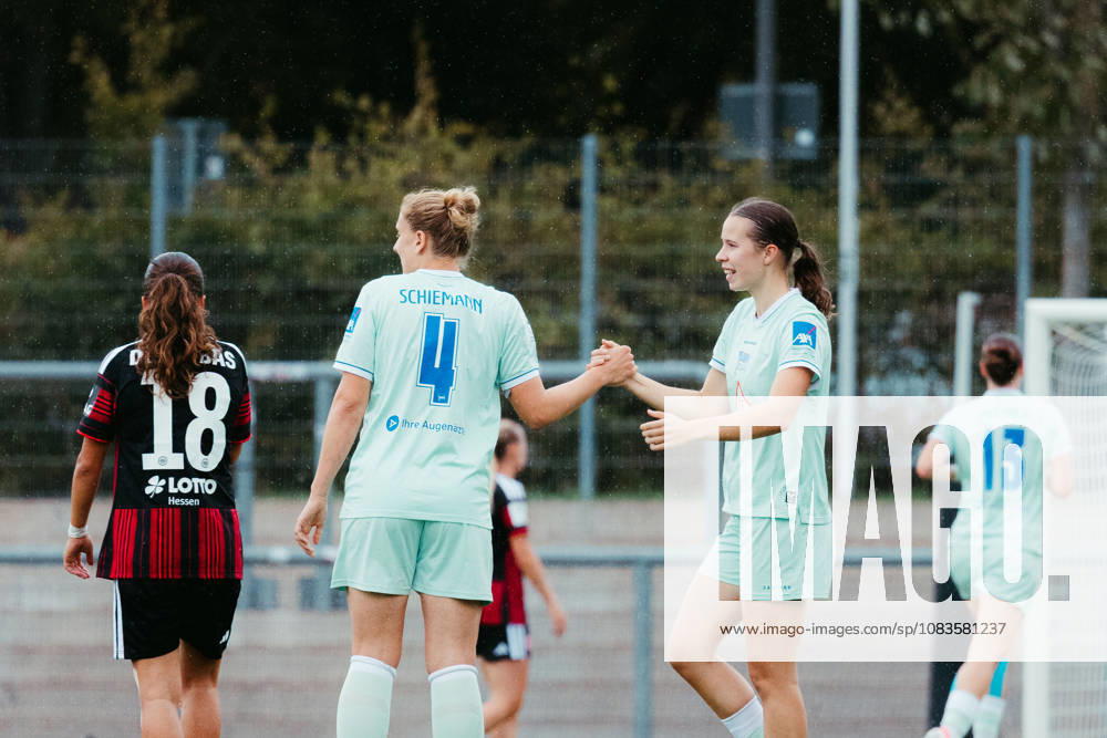 Women s Bundesliga 2, Eintracht Frankfurt II vs. Hertha BSC, Ela Demirbas (Eintracht Frankfurt U20), Mieke Schiemann (Hertha BSC Berlin Women), Frankfurt