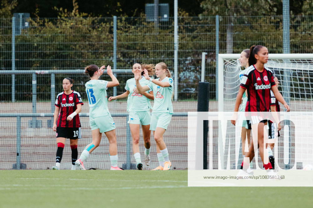 Women s Bundesliga 2, Eintracht Frankfurt II vs. Hertha BSC The women of Hertha BSC Berlin celebrate a goal against Eintracht Frankfurt s U20 team Goal, Celebration, Frankfurt