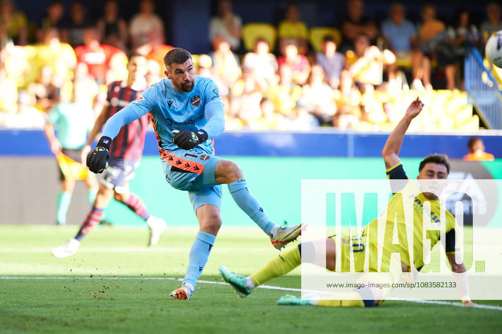Mathew Ryan of Levante UD during the LaLiga EA Sports match between Villarreal CF and Levante UD at Estadio de la Cerámica on September 20, 2026, in Villarreal, Spain