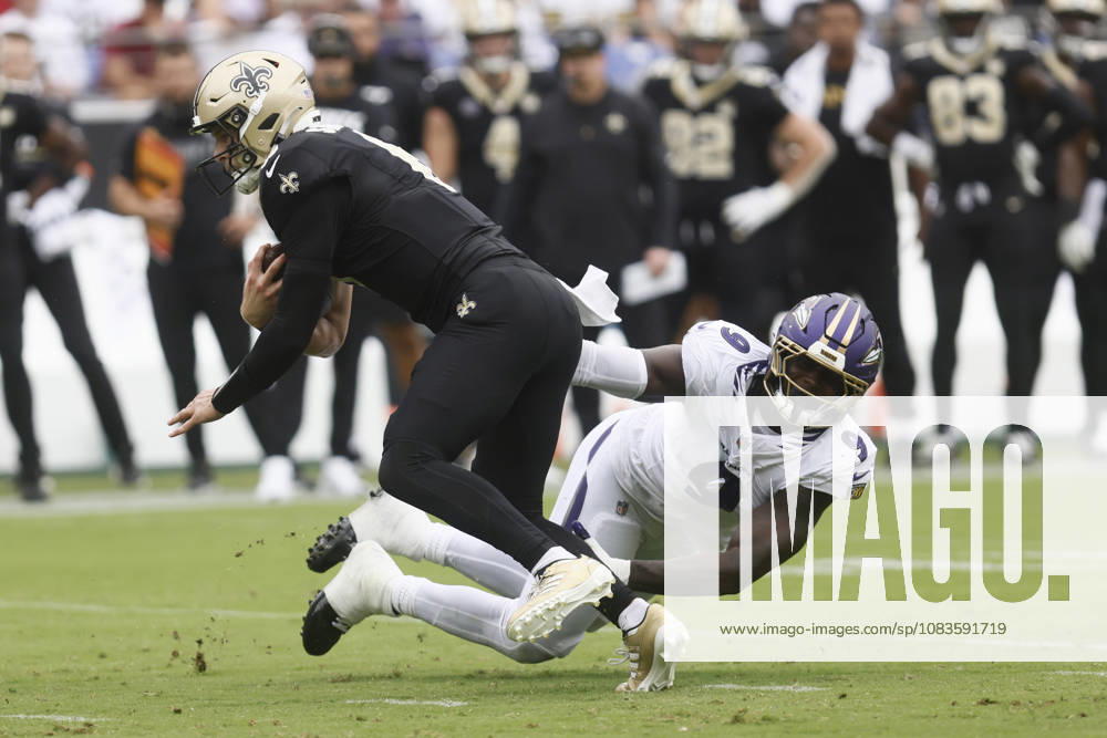 New Orleans Saints quarterback Tyler Shough (6) under pressure by Baltimore Ravens linebacker Zion Young (9). Sep 20, 2026; Baltimore, MD, USA; at M&T Bank Stadium. Mandatory Credit: -Cal Media NFL, American Football Herren, USA 2026: Saints Vs Ravens SEP 20 - ZUMAc04_ 20260920_zma_c04_027