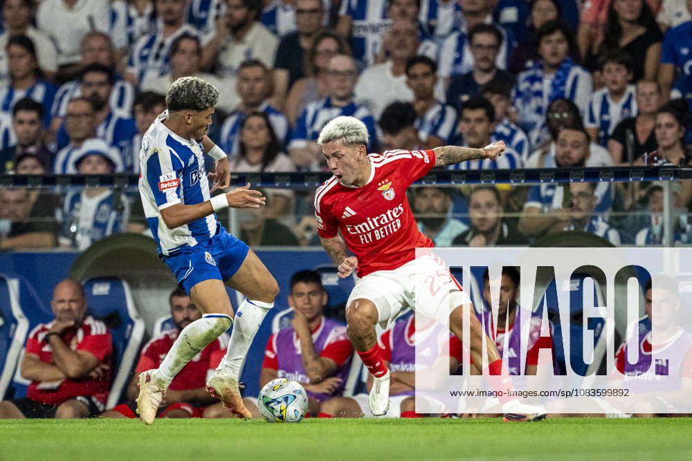 Gianluca Prestianni of SL Benfica (R) and William Gomes of FC Porto (L) fight for possession during the Liga Portugal Betclic 2026 27 match between FC Porto and SL Benfica at Estadio do Dragao on September 20, 2026 in Porto, Portugal (Photo by Pedro Loureiro Sports Press Photo SPP)