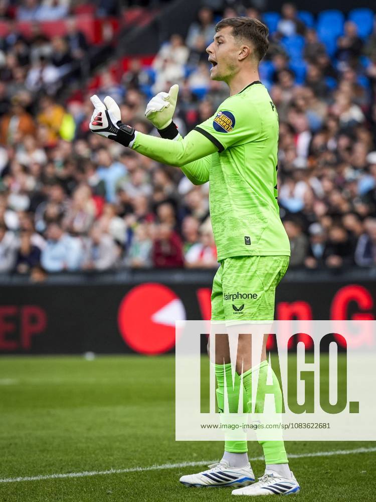 ROTTERDAM - Feyenoord goalkeeper Tjark Ernst during the Dutch Eredivisie match between Feyenoord and FC Utrecht at Feyenoord stadium De Kuip on September 20, 2026 in Rotterdam, the Netherlands. TOBIAS KLEUVER ANP Eredivisie 2026 27 ANPxSportx IVx 569522901 originalFilename: 569522901