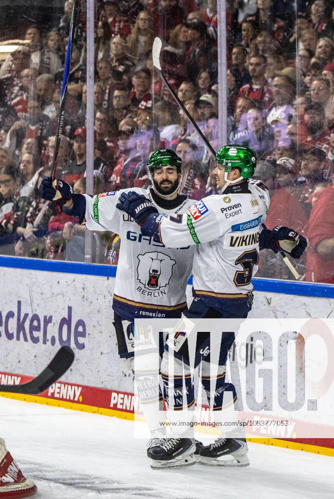 Markus Vikingstad of Eisbären Berlin, 37, celebrates after scoring a goal in the game between Kölner Haie and Eisbären Berlin, ice hockey, Penny DEL, Matchday 03, 2026–2027, September 25, 2026, Cologne Haie vs. Eisbären Berlin, ice hockey, Penny DEL, Matchday 03, 2026–2027, September 25, 2026, Cologne