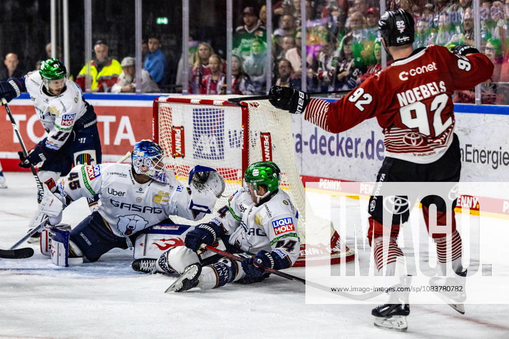 Former Berlin player Marcel Noebel of the Koelner Haie, 92, after scoring the goal that made the score 4–5 in the Koelner Haie vs. Eisbaeren Berlin game, ice hockey, Penny DEL, Matchday 03, 2026–2027, September 25, 2026, Cologne Sharks vs. Eisbären Berlin, ice hockey, Penny DEL, Matchday 03, 2026–2027, September 25, 2026, Cologne