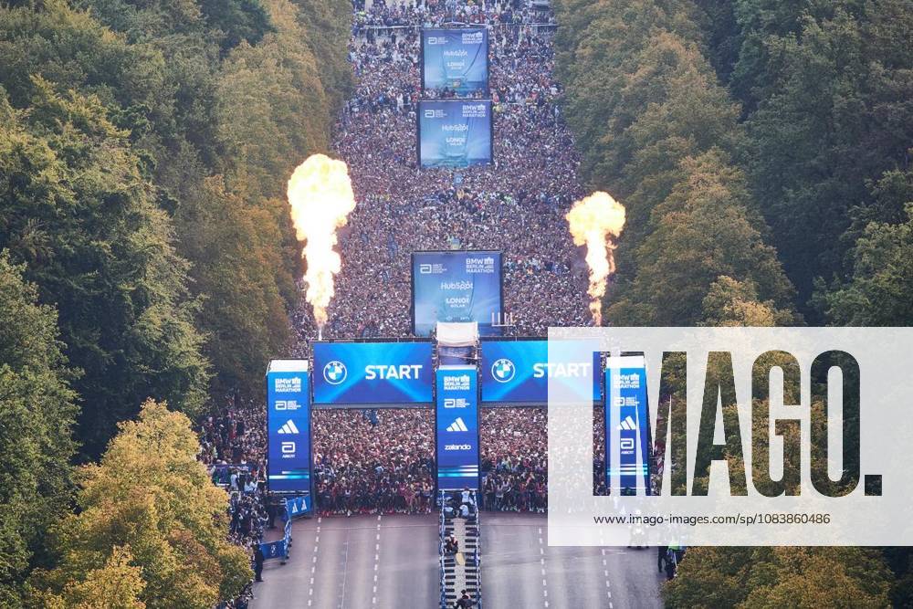 52 Berlin Marathon 2026 ** ** **About 56,000 people take part in the Berlin Marathon Germany Berlin Berlin Copyright JörgxCarstensen