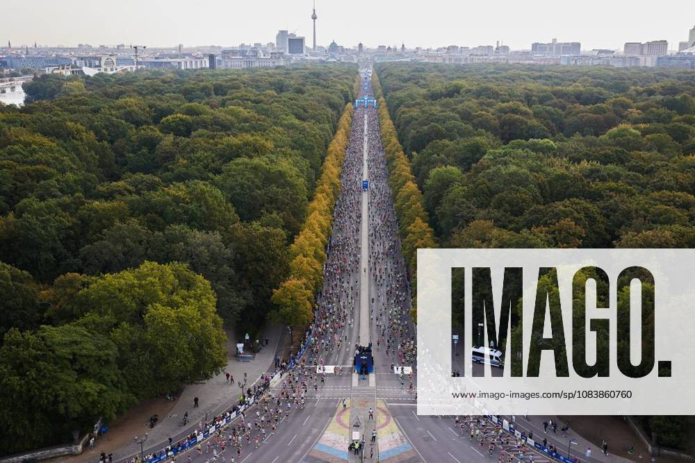 52 Berlin Marathon 2026 ** ** **About 56,000 people take part in the Berlin Marathon Germany Berlin Berlin Copyright JörgxCarstensen