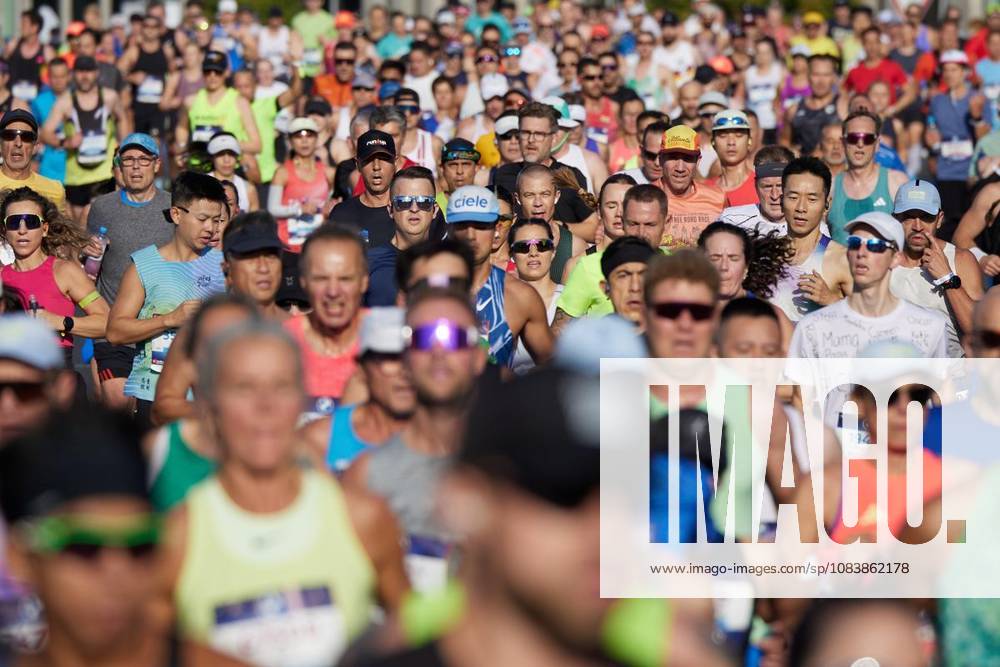 52 Berlin Marathon 2026 ** ** **About 56,000 people take part in the Berlin Marathon Germany Berlin Berlin Copyright JörgxCarstensen