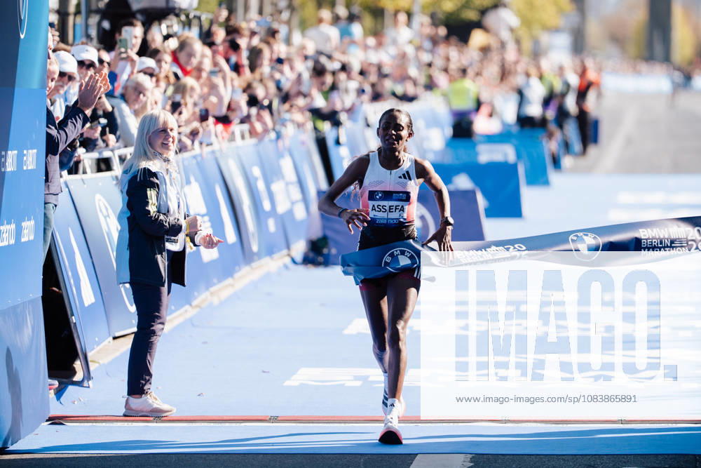BMW Berlin Marathon 2026, Berlin Tigst Assefa (ETH) winning the BMW Berlin Marathon women Berlin Berlin BE Deutschland