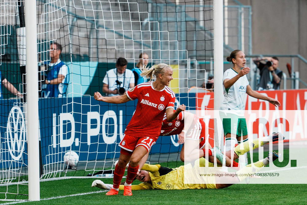 Germany, Soccer: 2026–2027 DFB Women s Cup, 1st Round: Borussia Mönchengladbach vs. FC Bayern Munich at Borussia Park; Bayern leads 2–1; celebrations from Pernille Harder (Bayern Munich), 21, and Luisa Palmen (Borussia Mönchengladbach), 23