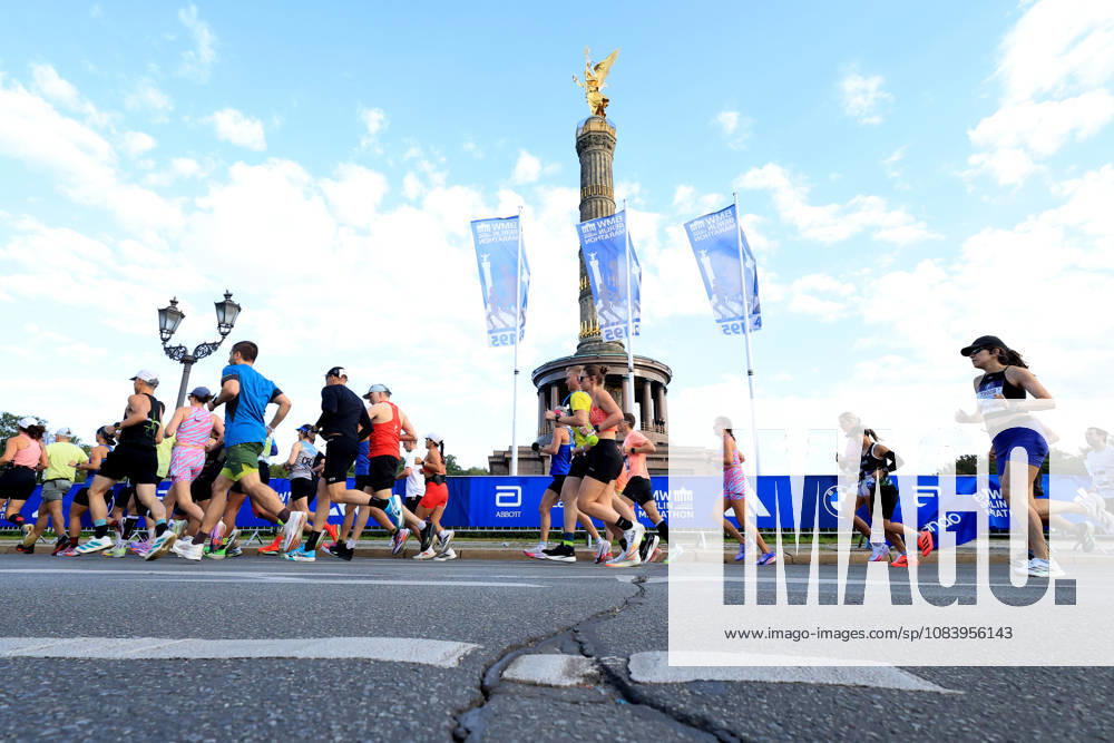 Marathon, Track and Field, GER DEU, Berlin, Germany, Runners at the Victory Column nordphoto GmbH Engler Berlin Berlin Berlin Germany