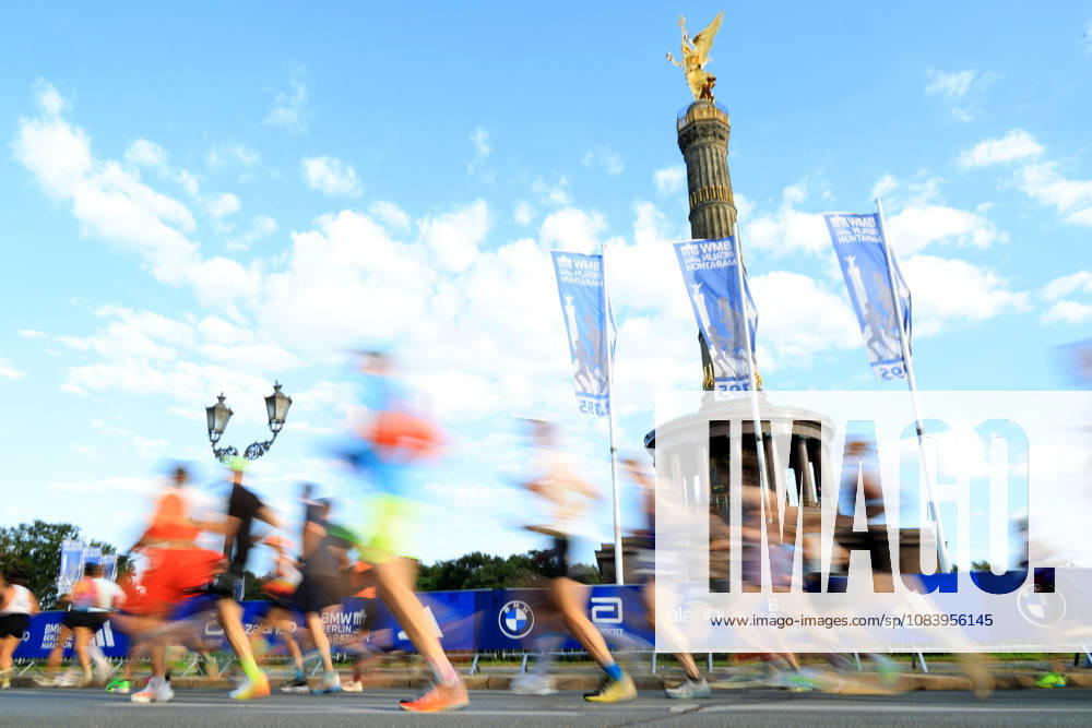 Marathon, Track and Field, GER DEU, Berlin, Germany, Runners at the Victory Column nordphoto GmbH Engler Berlin Berlin Berlin Germany