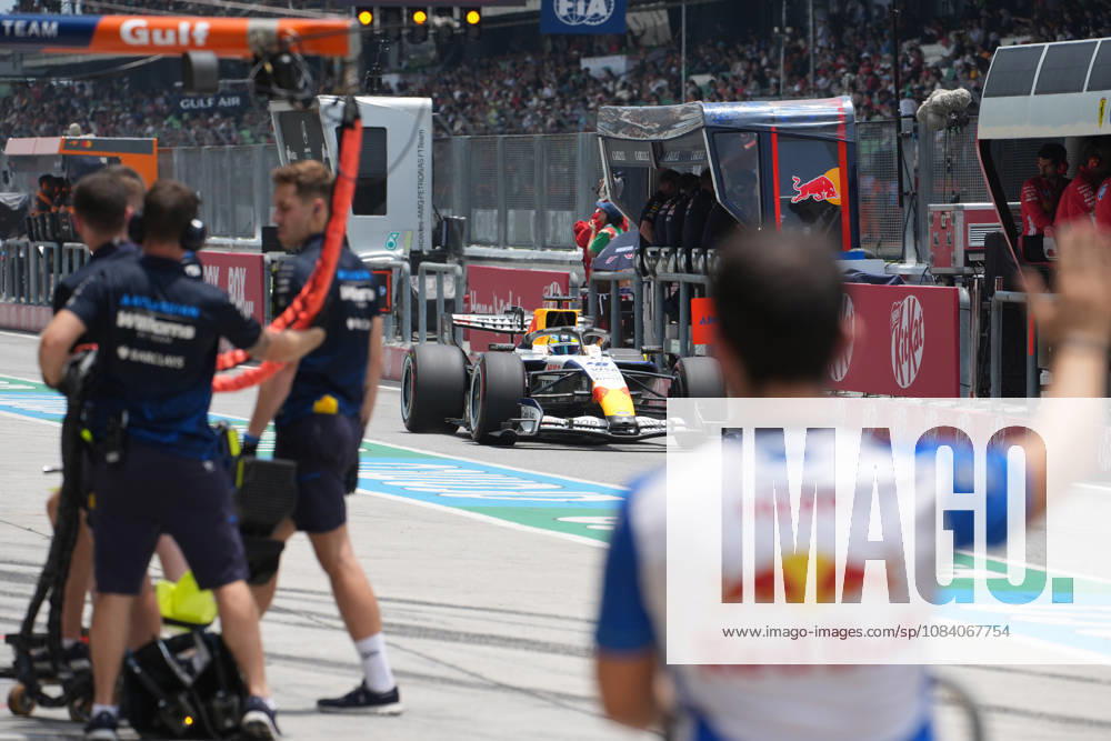 Sepang International Circuit, Kuala Lumpur, 2026 Formula 1 Gulf Air Bahrain Grand Prix, Arvid Lindblad (GBR), Visa Cash App Racing Bulls Formula One Team. Photo by Hasan Bratic, DeFodi Images