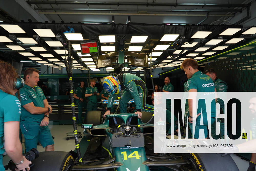 Sepang International Circuit, Kuala Lumpur, 2026 Formula 1 Gulf Air Bahrain Grand Prix, Fernando Alonso (ESP), Aston Martin Aramco Formula One Team prepares for the race. Photo by Hasan Bratic, DeFodi Images