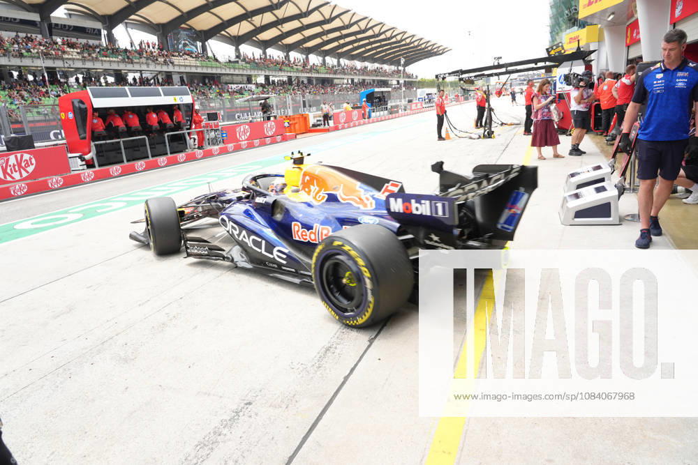 Sepang International Circuit, Kuala Lumpur, 2026 Formula 1 Gulf Air Bahrain Grand Prix, Isack Hadjar (FRA), Oracle Red Bull Racing. Photo by Hasan Bratic, DeFodi Images
