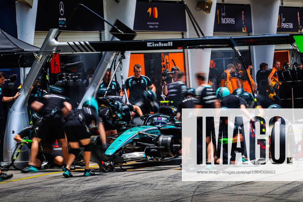 F1 - BAHRAIN GRAND PRIX IN MALAYSIA 2026 12 KIMI ANTONELLI Andrea (ita), Mercedes AMG F1 Team W17, action during the 2026 Formula 1 Bahrain Grand Prix in Malaysia, 16th round of the 2026 Formula One World Championship, WM, Weltmeisterschaft from October 2 to 4, 2026 on the Sepang International Circuit, in Sepang, Malaysia - SepangMalaysia