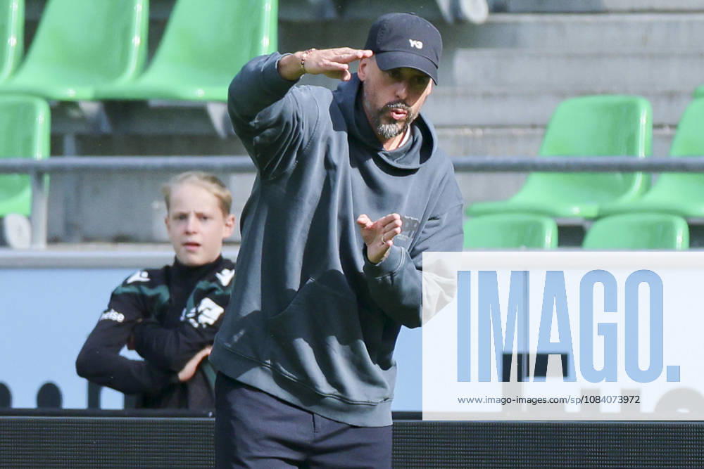 Hannover 96 coach Sandro Wagner gestures during the friendly match between Hannover 96 and SC Verl, Heinz von Heiden Arena on October 3, 2026, in Hannover, Germany. Photo by Marco Steinbrenner, DeFodi Images. Coach Sandro Wagner of Hannover 96 gestures during the friendly match between Hannover 96 and SC Verl at Heinz von Heiden Arena on October 3, 2026 in Hannover, Germany. Photo by Marco Steinbrenner, DeFodi Images. Photo by Marco Steinbrenner, DeFodi Images.