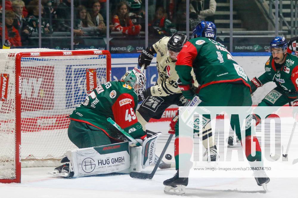 One-on-one, action, featuring Tobias Ancicka 45 of the Augsburger Panther, Fabio Pfohl 95, Wolfsburg Grizzlys, Alec McCrea 3, Augsburg Panthers, Augsburg Panthers vs. Wolfsburg Grizzlys, Matchday 5, Ice Hockey, Penny DEL, October 2, 2026, Augsburg, Bavaria, Germany