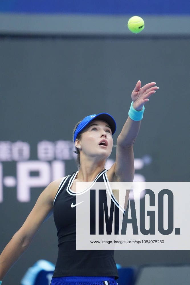 (261003) -- BEIJING, Oct. 3, 2026 -- Anna Kalinskaya of Russia serves to Zheng Qinwen of China during the women s singles second round match at 2026 China Open tennis tournament in Beijing, China, Oct. 3, 2026. ) (SP)CHINA-BEIJING-TENNIS-CHINA OPEN-WOMEN S SINGLES(CN) XiexHan