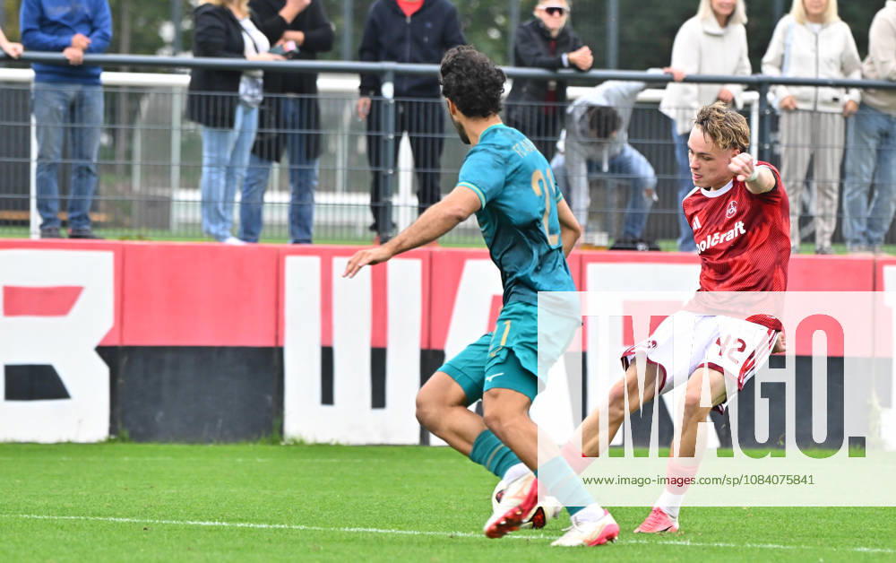 Soccer 2025–2026 Season Bavarian Regional League Matchday 12 1. FC Nürnberg II (FCN) vs. FC Augsburg 2 (FCA) MeZi Luca Horst 42, 1 FC Nuremberg FCN II scores a goal with a shot on goal to make it 1–0
