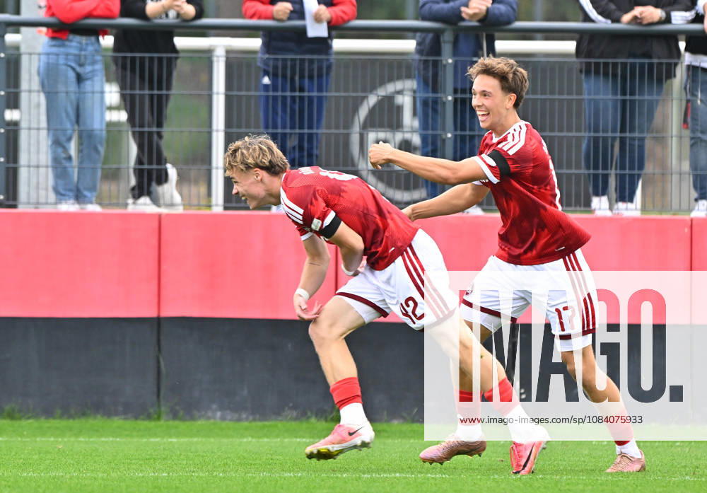 Soccer Season 2025–2026 Bavarian Regional League Matchday 12 1. FC Nürnberg II (FCN) vs. FC Augsburg 2 (FCA) MeZi Goal celebration Cheering Joy after a goal Goal Shot on goal to 1–0 by Luca Horst 42, 1 FC Nuremberg FCN II
