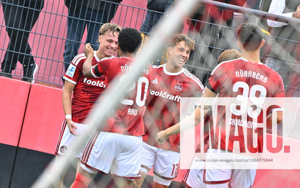 Soccer Season 2025–2026 Bavarian Regional League Matchday 12 1. FC Nürnberg II (FCN) vs. FC Augsburg 2 (FCA) MeZi Goal celebration Cheering Joy after a goal Goal Shot on goal to 1–0 by Luca Horst 42, 1 FC Nuremberg FCN II