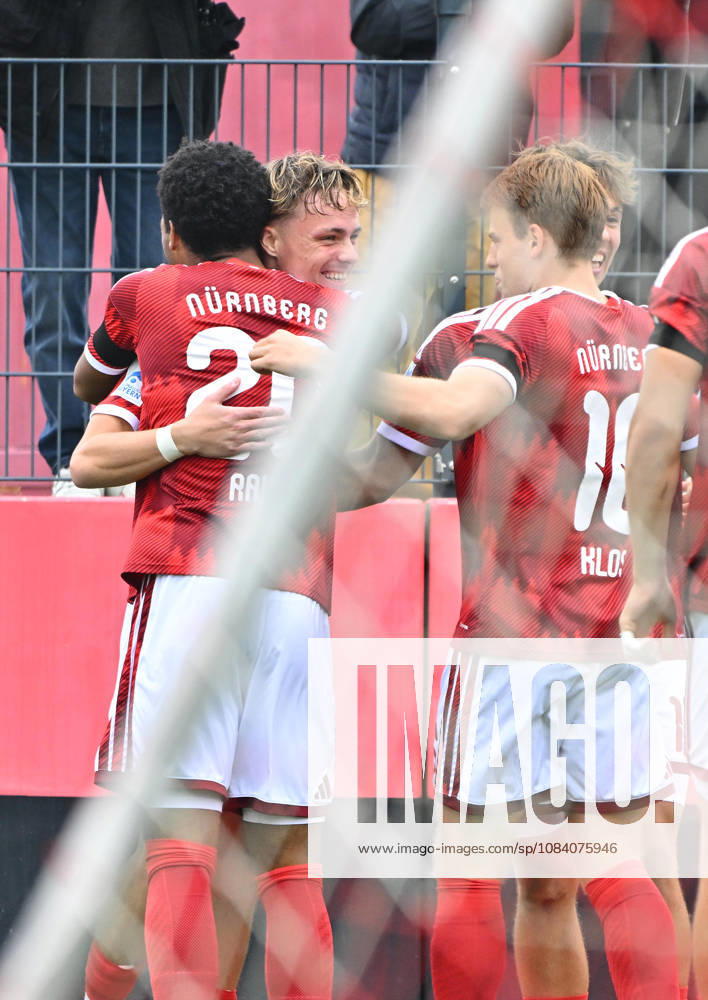Soccer Season 2025–2026 Bavarian Regional League Matchday 12 1. FC Nürnberg II (FCN) vs. FC Augsburg 2 (FCA) MeZi Goal celebration Cheering Joy after a goal Goal Shot on goal to 1–0 by Luca Horst 42, 1 FC Nuremberg FCN II