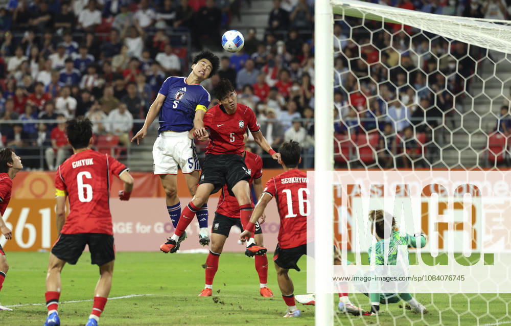 (261003) -- TOYOTA, Oct. 3, 2026 -- Ichihara Rion (top) of Japan jumps for a header during the men s final match of football between South Korea and Japan at 20th Asian Games Aichi-Nagoya 2026 in Toyota of Aichi Prefecture, Japan, Oct. 3, 2026. ) (SP)JAPAN-TOYOTA-ASIAN GAMES-FOOTBALL-MEN S FINAL-KOR VS JPN JiaxHaocheng