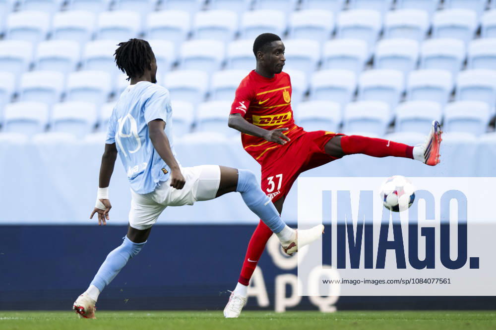 Israel Anum of Malmö FF and Lamine Sadio of FC Nordsjälland during the friendly match between Malmö FF and FC Nordsjälland on October 3, 2026 in Malmö. Photo by Avdo Bilkanovic, BILDBYRAN COP 115 AB0391. soccer, football, fotball, training match, friendly match, Malmö FF, FC Nordsjälland, bbeng
