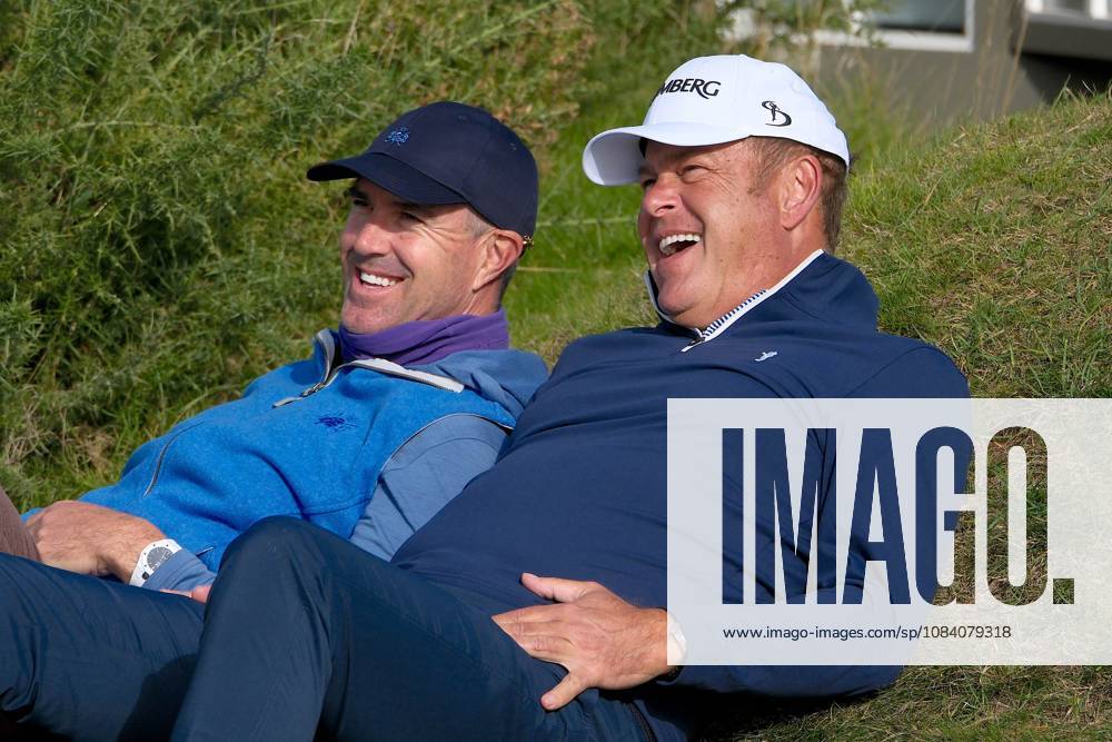 UK: The Alfred Dunhill Links Championship at Kingsbarns, St Andrews, Scotland on 03 October 2026: Pictured: Former cricketer Kevin Pietersen and Businessman Peter Jones share a joke as they relax on the 10th tee at Kingsbarns during the third round of the Alfred Dunhill Links Championship 2026 St Andrews Kingsbarns Scotland Scotland