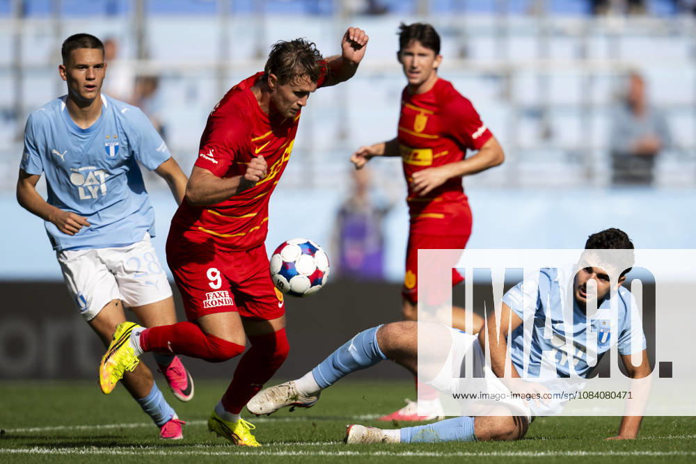 Bleon Kurtulus of Malmö FF and Ola Solbakken of FC Nordsjälland during the friendly match between Malmö FF and FC Nordsjälland on October 3, 2026 in Malmö. Photo by Avdo Bilkanovic, BILDBYRAN COP 115 AB0391. soccer, football, fotball, training match, friendly match, Malmö FF, FC Nordsjälland, bbeng