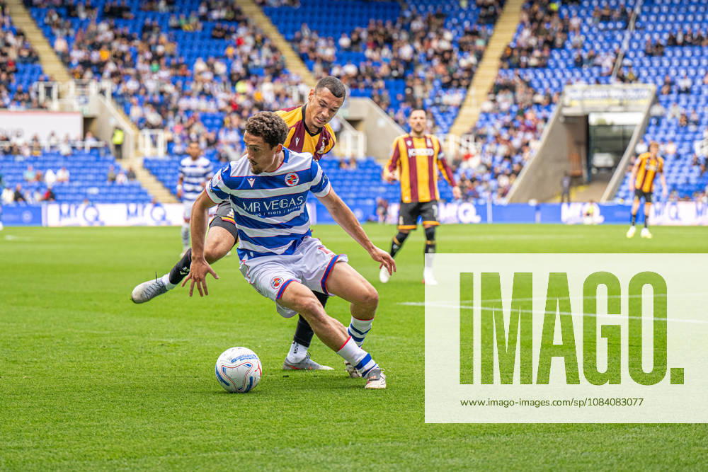 Reading v Bradford City, EFL Sky Bet League 1 Haydon Roberts of Reading FC during the EFL Sky Bet League 1 match between Reading and Bradford City at the Select Car Leasing Stadium, Reading, UK on 3 October 2026. Reading Select Car Leasing Stadium Berkshire UK Editorial use only DataCo restrictions apply See www.football-dataco.com ,