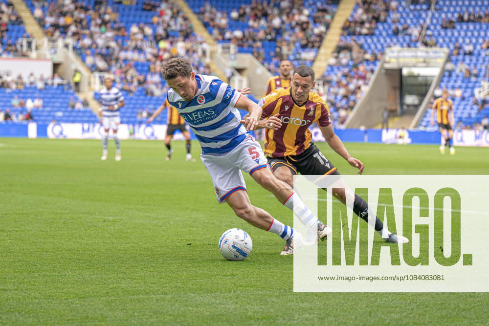 Reading v Bradford City, EFL Sky Bet League 1 Haydon Roberts of Reading FC during the EFL Sky Bet League 1 match between Reading and Bradford City at the Select Car Leasing Stadium, Reading, UK on 3 October 2026. Reading Select Car Leasing Stadium Berkshire UK Editorial use only DataCo restrictions apply See www.football-dataco.com ,