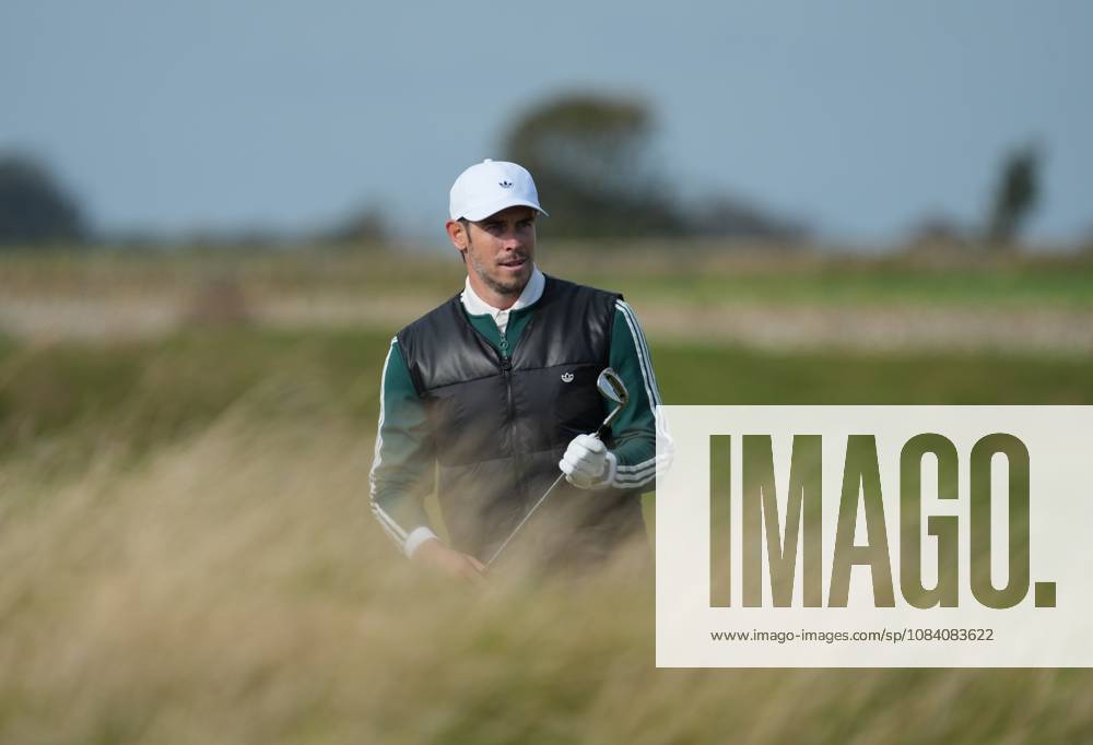 Gareth Bale in the rough on the 4th hole Alfred Dunhill Links Championship, Round 3, Kingsbarns Golf Links, Fife, UK, Scotland - 03 Oct 2026 United Kingdom