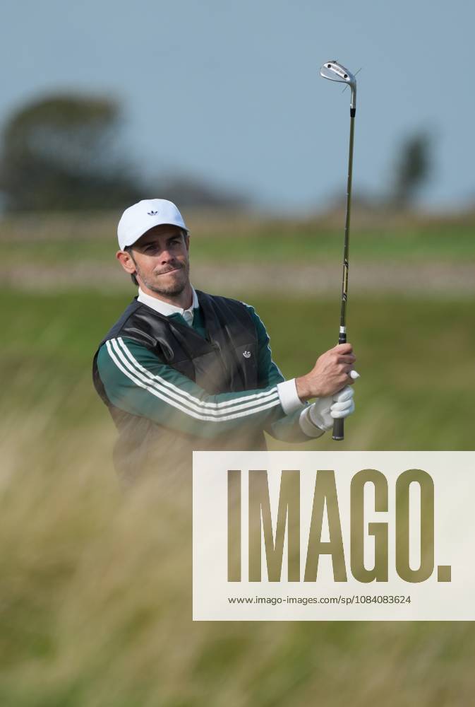 Gareth Bale in the rough on the 4th hole Alfred Dunhill Links Championship, Round 3, Kingsbarns Golf Links, Fife, UK, Scotland - 03 Oct 2026 United Kingdom