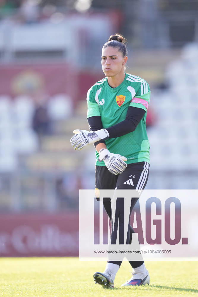 Romas goalkeeper Rachele Baldi during the Serie A Women soccer match between Roma and Lazio at the Rome s Tre Fontane stadium, Italy - Saturday October 3, 2026 - Soccer ( Photo by Alfredo Falcone LaPresse )
