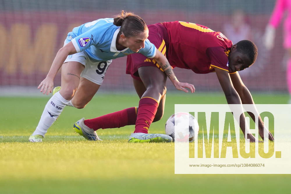 Lazios Noemi Visentin Romas Shukurat Oladipo during the Serie A Women soccer match between Roma and Lazio at the Rome s Tre Fontane stadium, Italy - Saturday October 3, 2026 - Soccer ( Photo by Alfredo Falcone LaPresse )