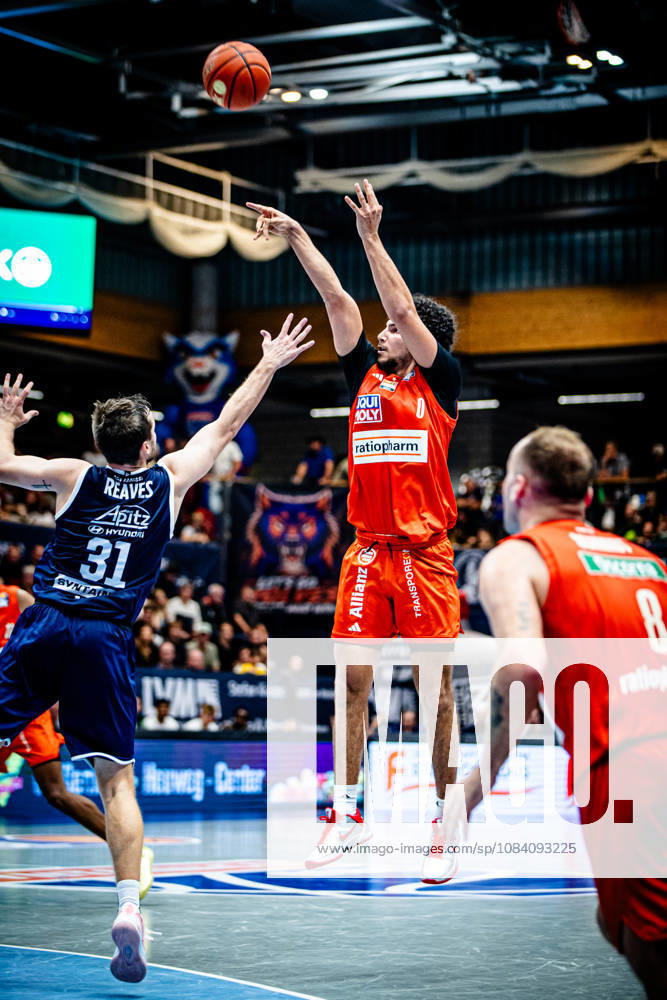 BB 1BL Men s Syntainics MBC vs. Ratiopharm Ulm: Adam Atamna of Ratiopharm Ulm during the 2026–2027 season in the 1 EasyCredit Bundesliga on Matchday 4 between Syntainics MBC and Ratiopharm Ulm at the Stadthalle Weissenfels on October 3 October 2026 in Weissenfels, Saxony-Anhalt, Germany
