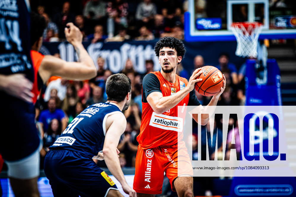 BB 1BL Men s Syntainics MBC vs. Ratiopharm Ulm: Adam Atamna of Ratiopharm Ulm during the 2026–2027 season in the 1 EasyCredit Bundesliga on Matchday 4 between Syntainics MBC and Ratiopharm Ulm at the Stadthalle Weissenfels on October 3 October 2026 in Weissenfels, Saxony-Anhalt, Germany