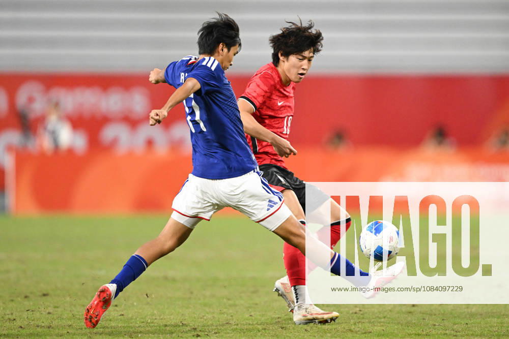 South Korea v Japan - 20th Asian Games Aichi-Nagoya TOYOTA, JAPAN - OCTOBER 03: BAE Junho 10 of South Korea in action during the Football Men s Final Match between South Korea and Japan on day fourteen of the 20th Asian Games Aichi-Nagoya at Toyota Stadium on October 03, 2026 in Toyota, Aichi, Japan. Stringer Anadolu Tokyo Japan. Editorial use only. Please get in touch for any other usage.