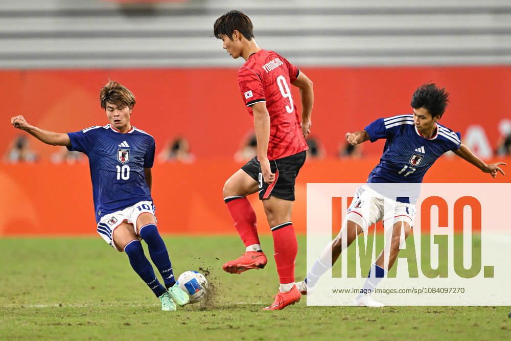 South Korea v Japan - 20th Asian Games Aichi-Nagoya TOYOTA, JAPAN - OCTOBER 03: LEE Youngjun 9 of South Korea in action during the Football Men s Final Match between South Korea and Japan on day fourteen of the 20th Asian Games Aichi-Nagoya at Toyota Stadium on October 03, 2026 in Toyota, Aichi, Japan. Stringer Anadolu Tokyo Japan. Editorial use only. Please get in touch for any other usage.