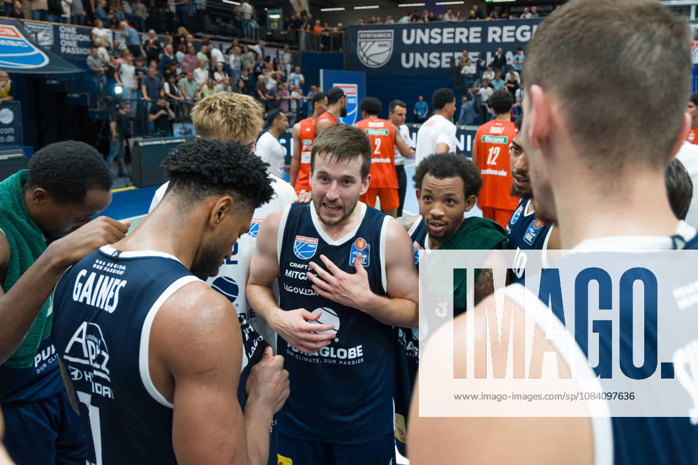 MBC with Spencer Reaves, MBC, 31, following the 89-72 home win; Syntainics MBC vs. Ratiopharm Ulm, BBL, Men s Basketball 1st Bundesliga, Matchday 4 of the 2026-27 season, October 3, 2026, Weißenfels Stadthalle, Saxony-Anhalt, Germany