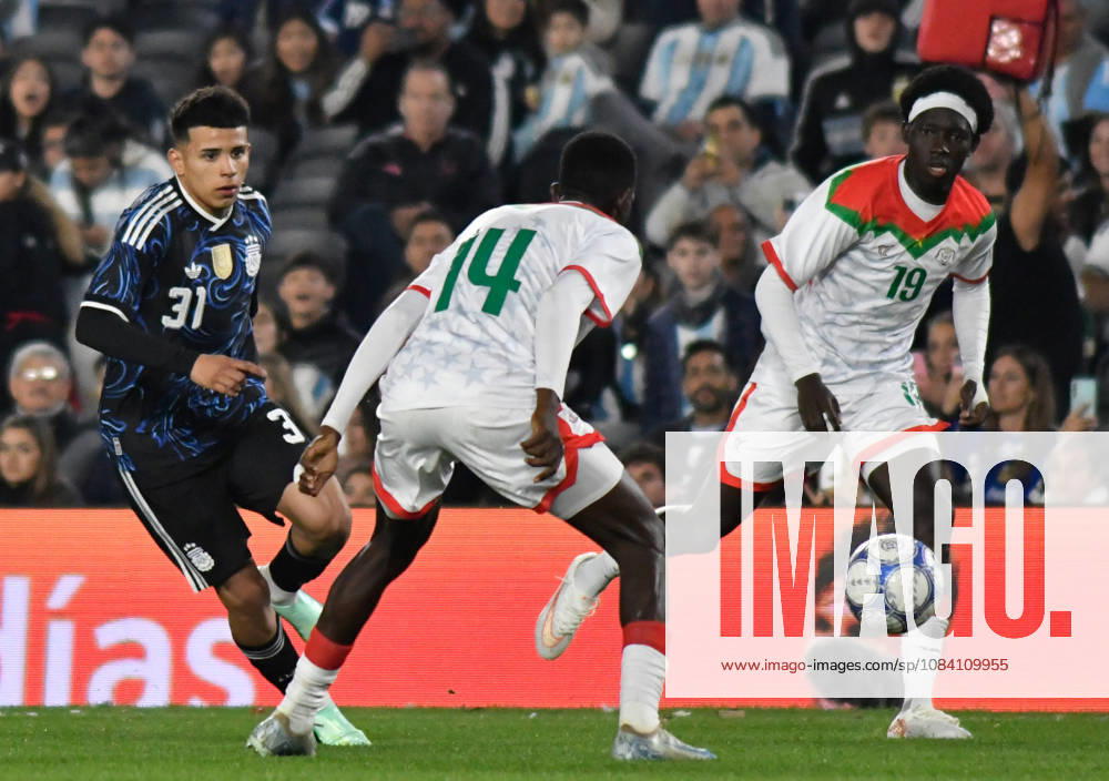 FLORES Argentina vs. Burkina Faso Photo by FOTOBAIRES