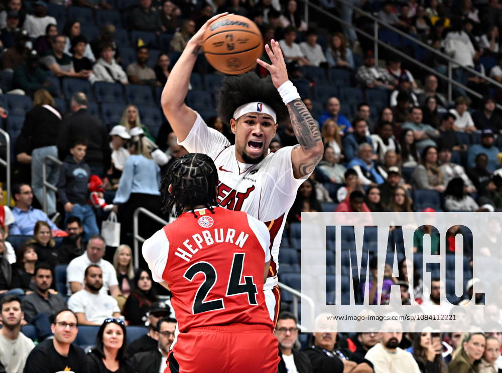 Miami Heat s Tre Donaldson, back, protects the ball from Toronto Raptors Chucky Hepburn during NBA, Basketball Herren, USA preseason basketball action in Quebec City, Saturday, Oct. 3, 2026. Canada News - October 3, 2026 - ZUMAc35_ 20261003_zaf_c35_134