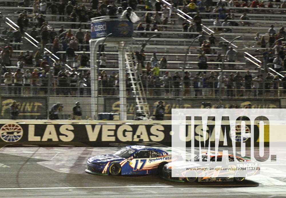 LAS VEGAS, NV - OCTOBER 03: Corey Day ( 17 Hendrick Motorsports HendrickCars.com Chevrolet) and Carson Kvapil ( 1 JR Motorsports Bass Pro Shops Chevrolet) battle for the lead as they take the white flag during the NASCAR, Motorsport, USA OReilly Auto Parts Series Focused Health 302 playoff race at Las Vegas Motor Speedway Saturday Oct. 3, 2026 in Las Vegas, Nevada. (Photo by Will Lester Icon Sportswire) AUTO: OCT 03 NASCAR OReilly Auto Parts Series Focused Health 302 Icon26100353032