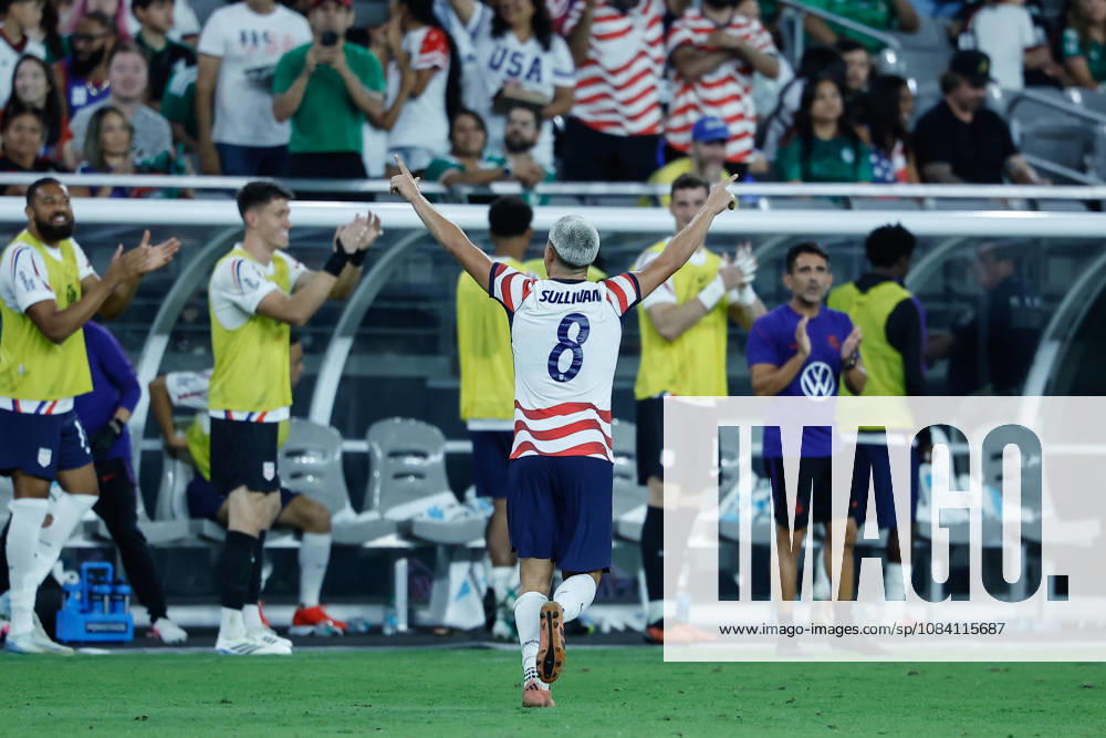 GLENDALE, AZ - OCTOBER 03: United States of America forward Cavan Sullivan (8) celibrates after his first international goal during the International Friendly, Länderspiel, Nationalmannschaft soccer match between Mexico and the United States of America on October 3, 2026 at State Farm Stadium in Glendale, Arizona. (Photo by Kevin Abele Icon Sportswire) SOCCER: OCT 03 USA vs Mexico Icon261003031