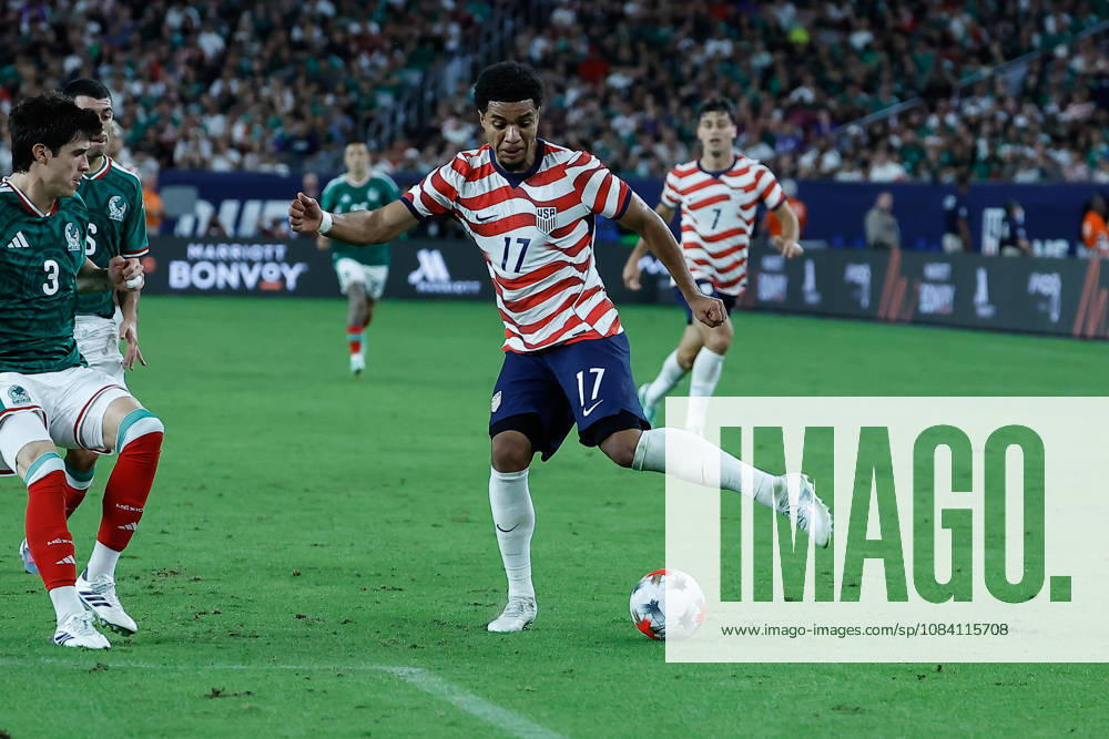 GLENDALE, AZ - OCTOBER 03: United States of America midfielder Malik Tillman (17) controls the ball during the International Friendly, Länderspiel, Nationalmannschaft soccer match between Mexico and the United States of America on October 3, 2026 at State Farm Stadium in Glendale, Arizona. (Photo by Kevin Abele Icon Sportswire) SOCCER: OCT 03 USA vs Mexico Icon261003037