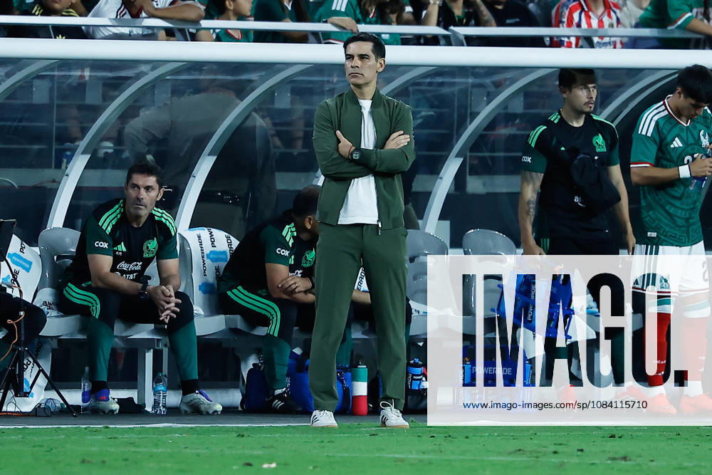 GLENDALE, AZ - OCTOBER 03: Mexico manager Rafael Marquez looks on during the International Friendly, Länderspiel, Nationalmannschaft soccer match between Mexico and the United States of America on October 3, 2026 at State Farm Stadium in Glendale, Arizona. (Photo by Kevin Abele Icon Sportswire) SOCCER: OCT 03 USA vs Mexico Icon261003039